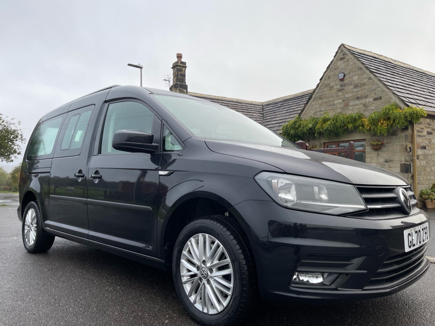 Used Black Volkswagen Caddy Maxi Life Cars For Sale