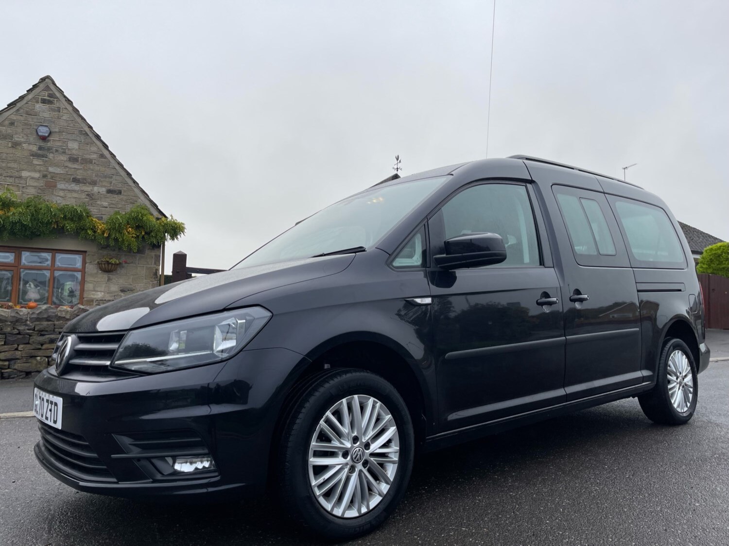 Used Black Volkswagen Caddy Maxi Life Cars For Sale