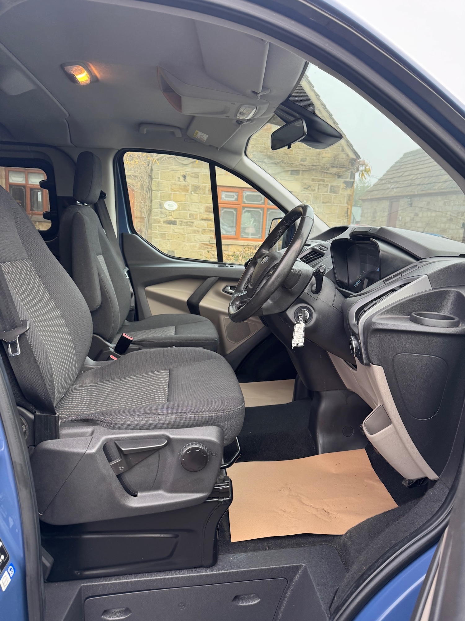 Used Ford Tourneo Custom 2017 for sale - 77012118: Photo 14