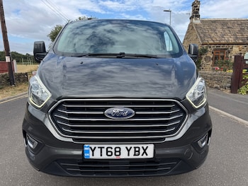 Used Ford Tourneo Custom 2018 for sale - 79261067: Photo
