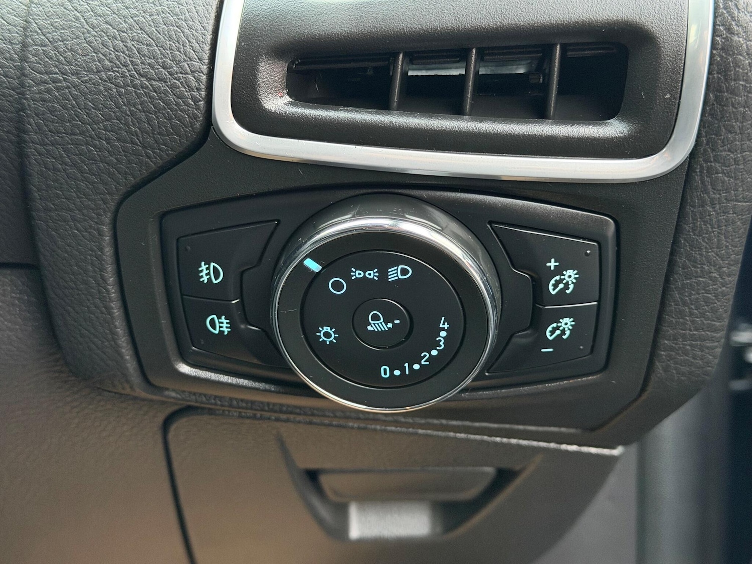 Used Ford Focus 2013 for sale - 76688982: Photo 21