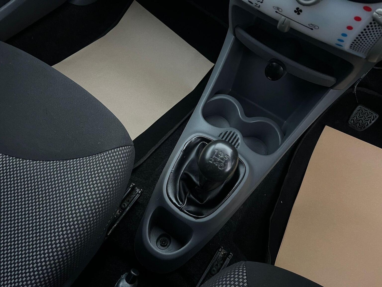 Used Toyota AYGO 2009 for sale - 77264430: Photo 14