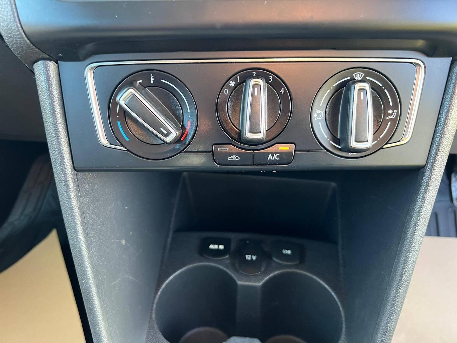 Used Volkswagen Polo 2014 for sale - 77003409: Photo 24