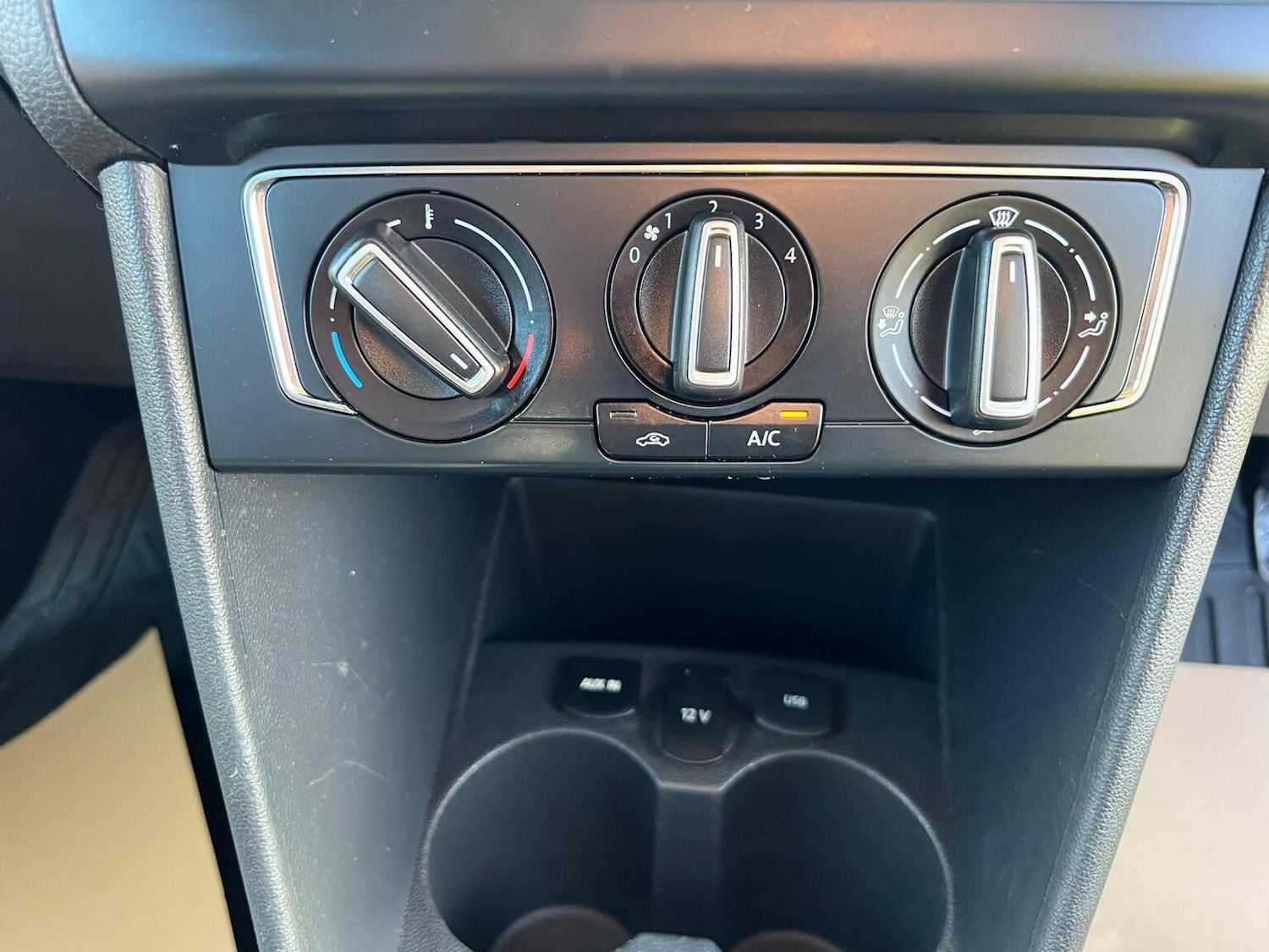 Used Volkswagen Polo 2014 for sale - 77003409: Photo 30