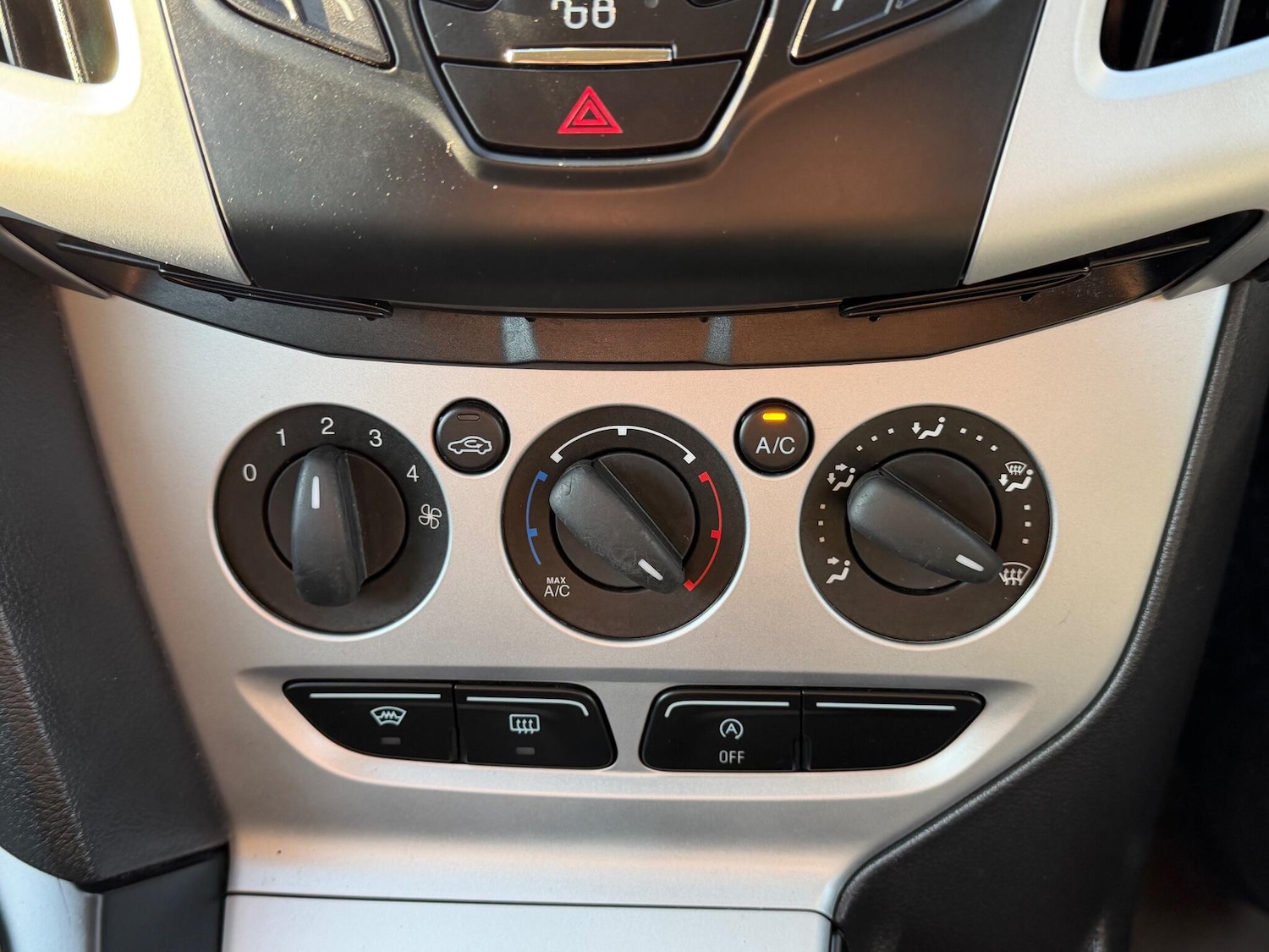 Used Ford Focus 2012 for sale - 76689641: Photo 29