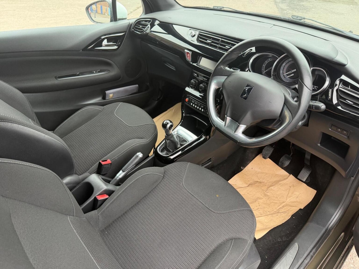 Used Citroen DS3 2013 for sale - 77792890: Photo 2