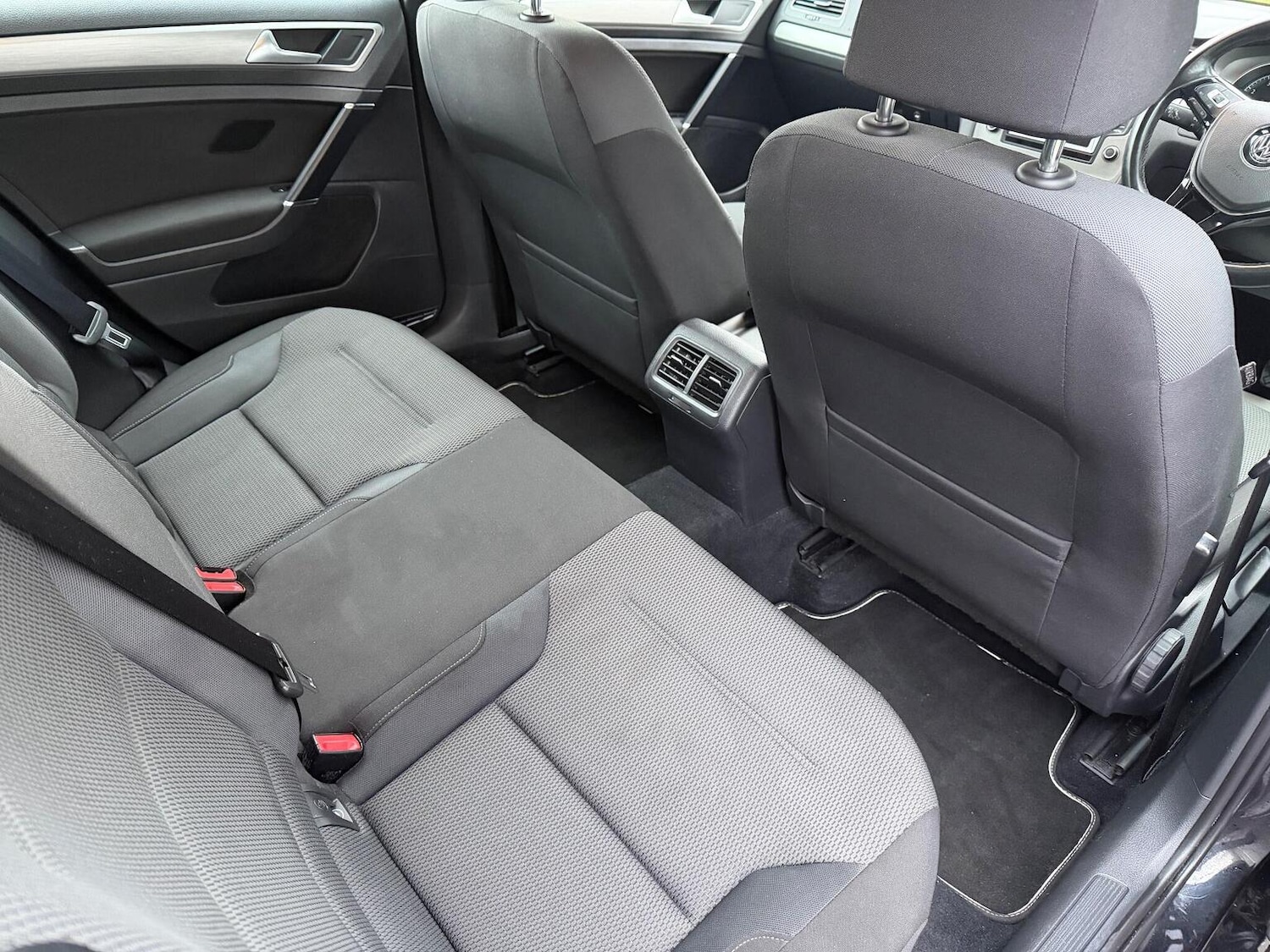 Used Volkswagen Golf 2014 for sale - 77011752: Photo 21