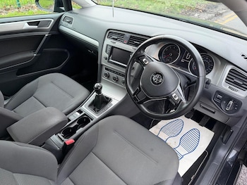 Used Volkswagen Golf 2014 for sale - 77011752: Photo