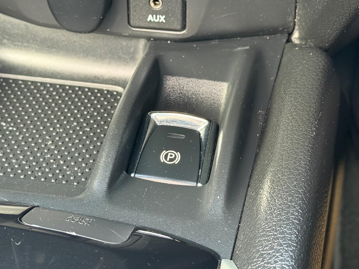 Used Nissan X-Trail 2016 for sale - 76952521: Photo 32