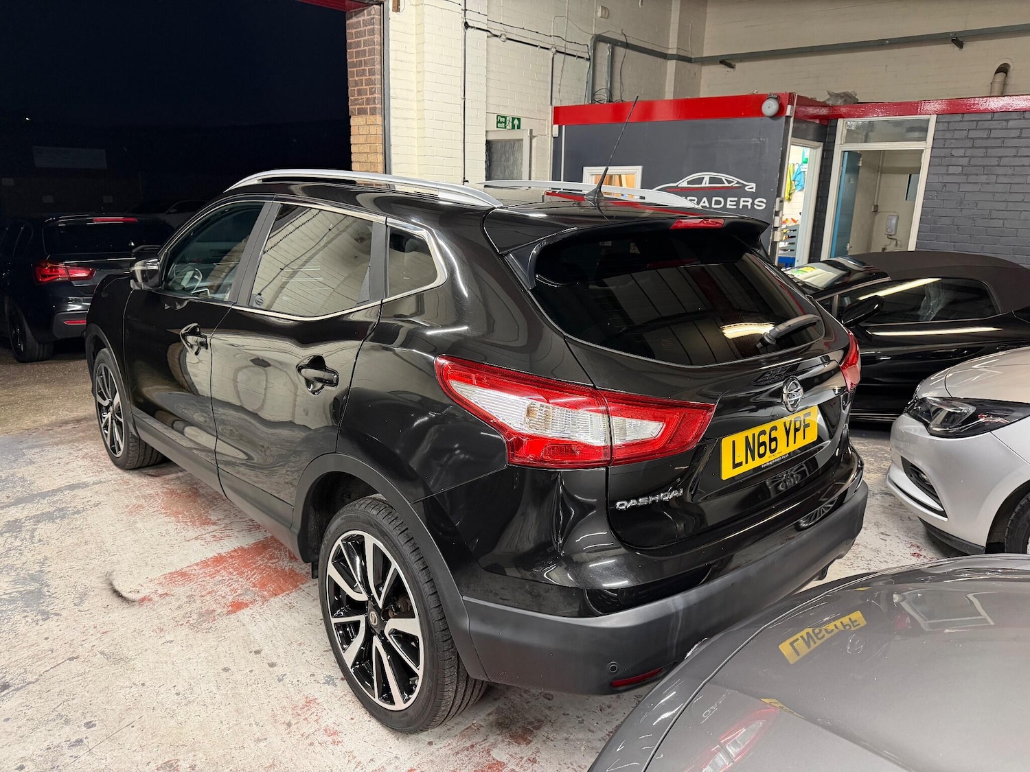 Used Nissan Qashqai 2016 for sale - 76742741: Photo 5