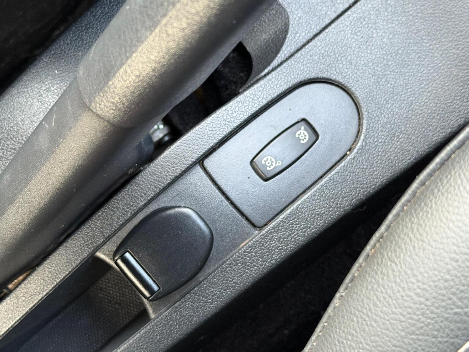 Used Renault Clio 2012 for sale - 77225223: Photo 17