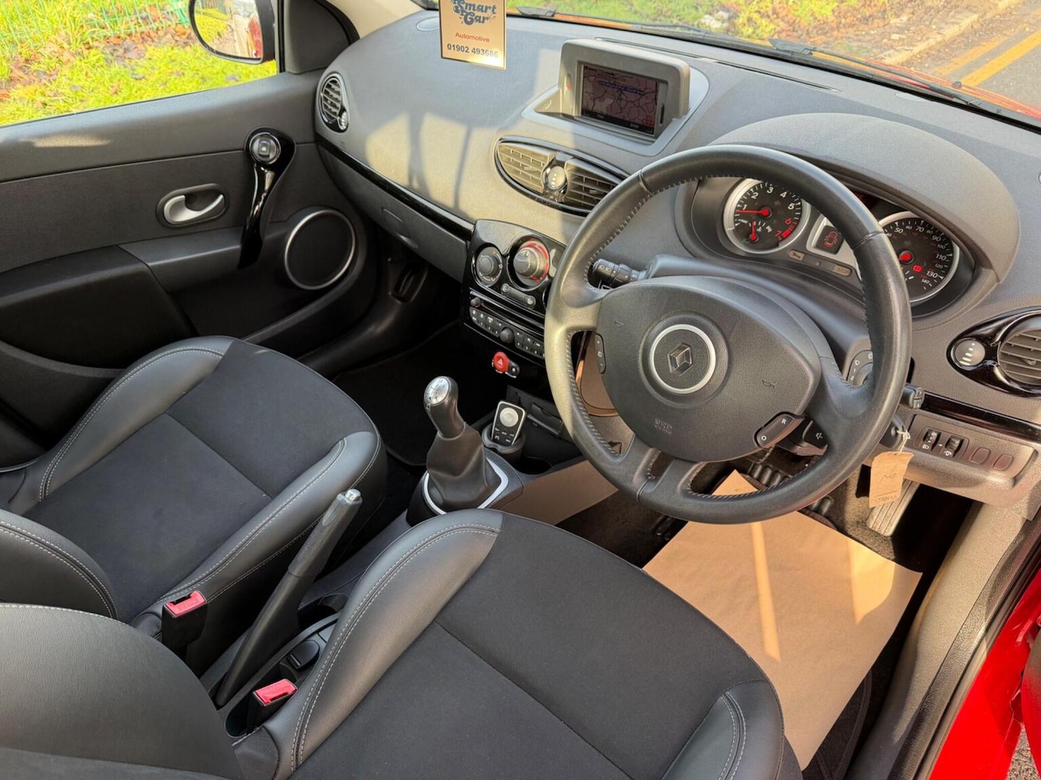 Used Renault Clio 2012 for sale - 77225223: Photo 2