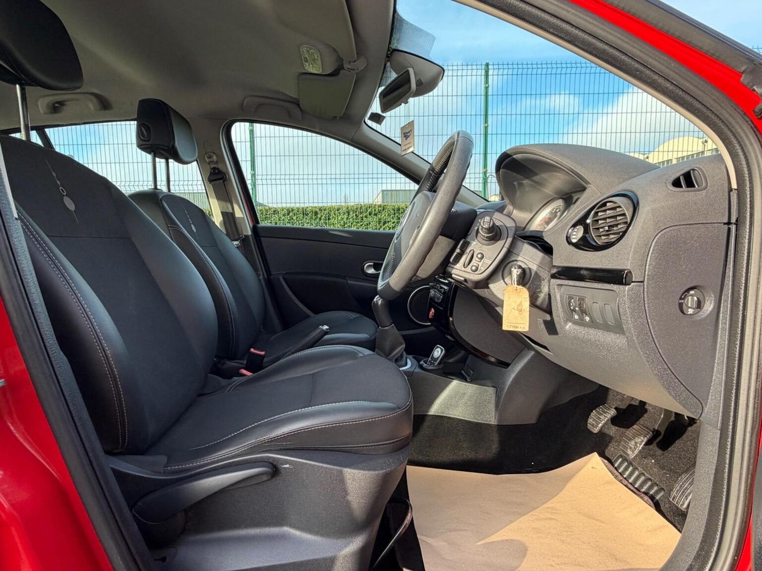 Used Renault Clio 2012 for sale - 77225223: Photo 25