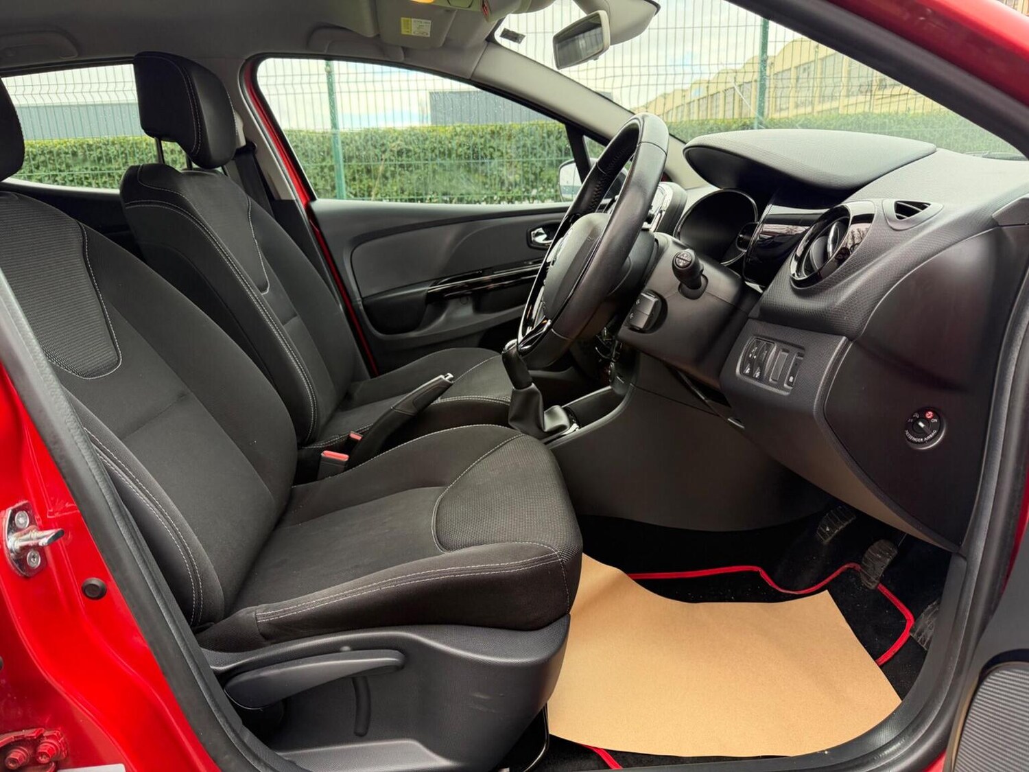 Used Renault Clio 2014 for sale - 77548247: Photo 16