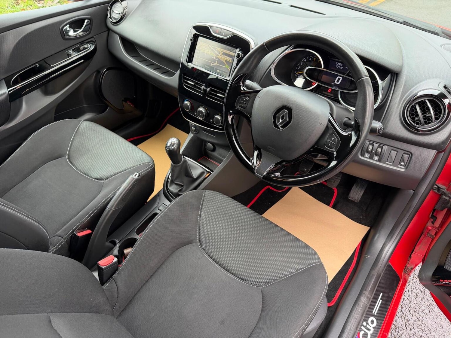 Used Renault Clio 2014 for sale - 77548247: Photo 2