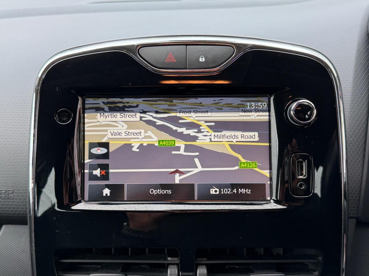 Used Renault Clio 2014 for sale - 77548247: Photo 24