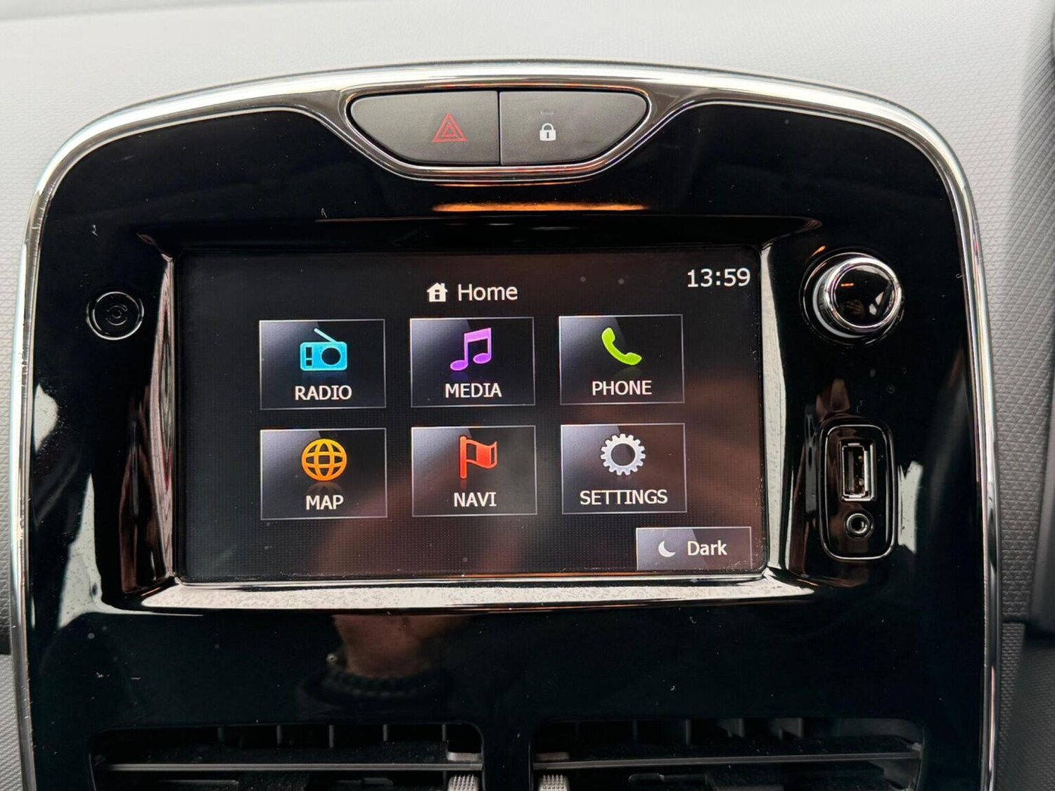 Used Renault Clio 2014 for sale - 77548247: Photo 25