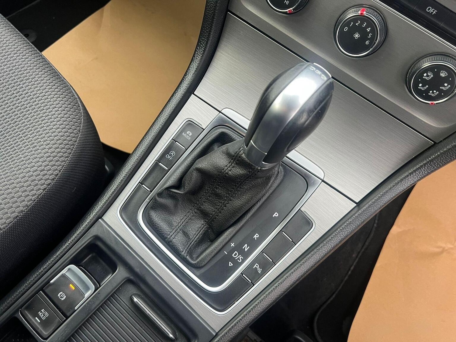 Used Volkswagen Golf 2015 for sale - 77264499: Photo 24