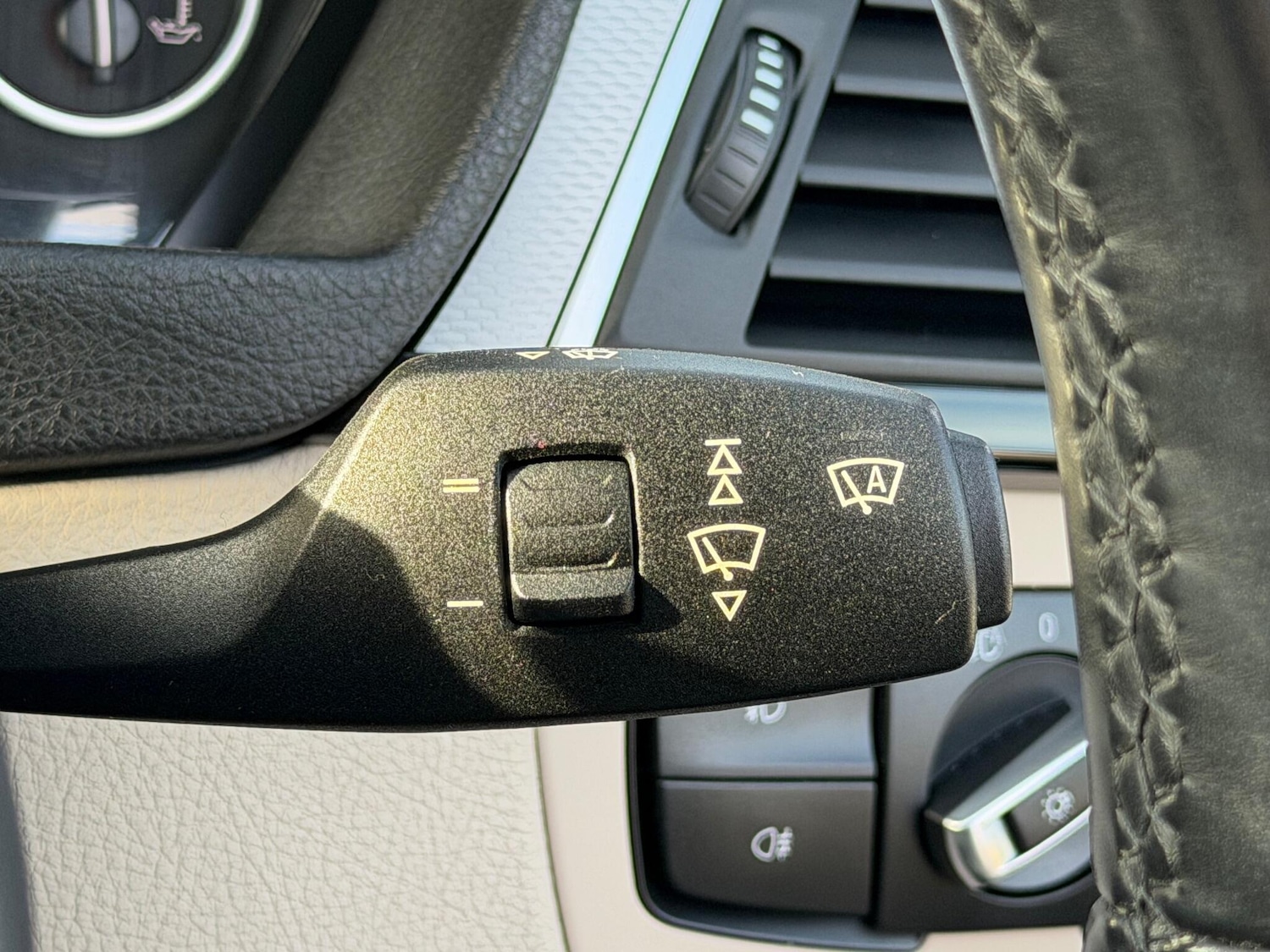 Used BMW 3 Series 2015 for sale - 76715537: Photo 35