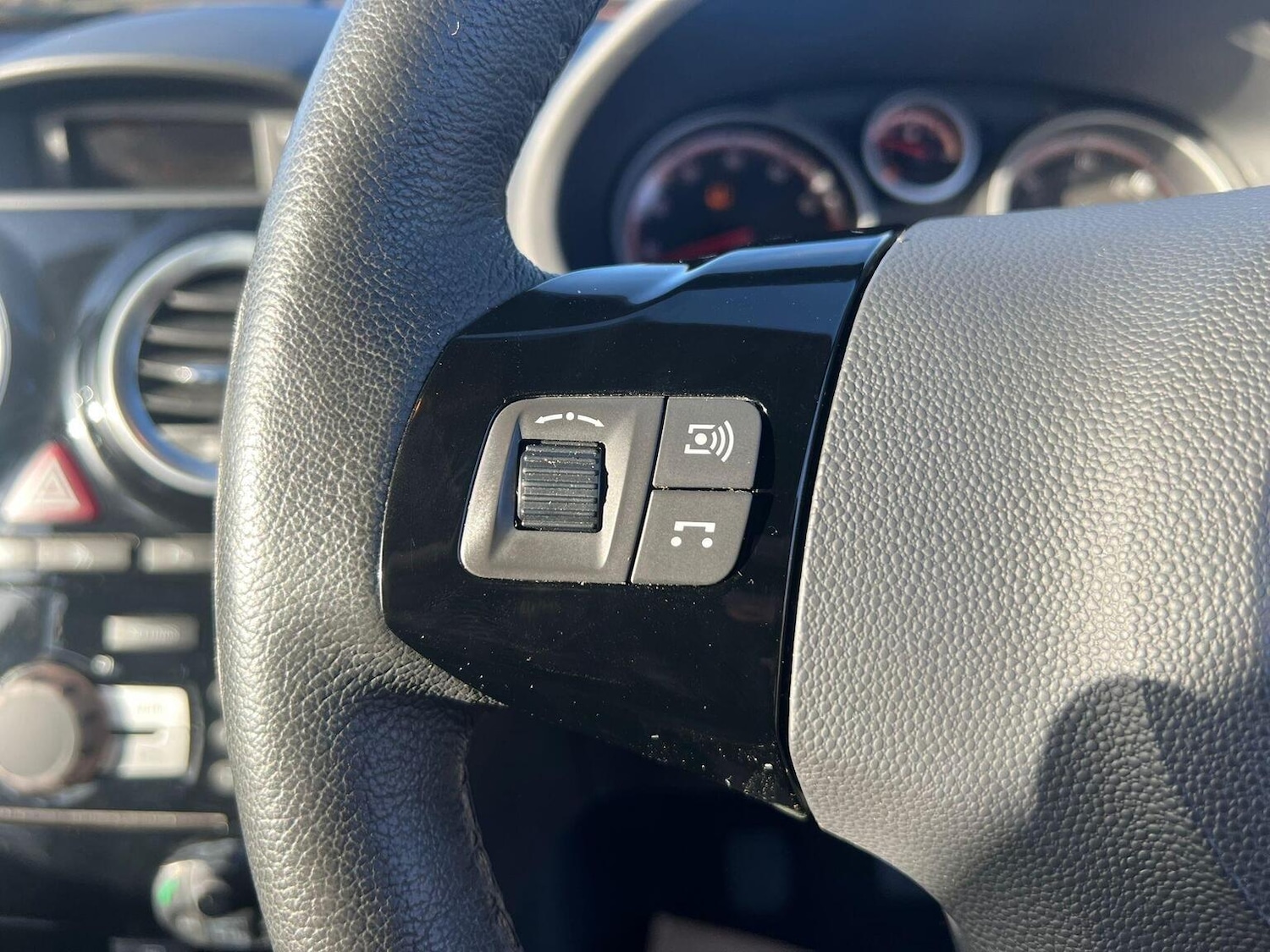 Used Vauxhall Corsa 2014 for sale - 77011781: Photo 22