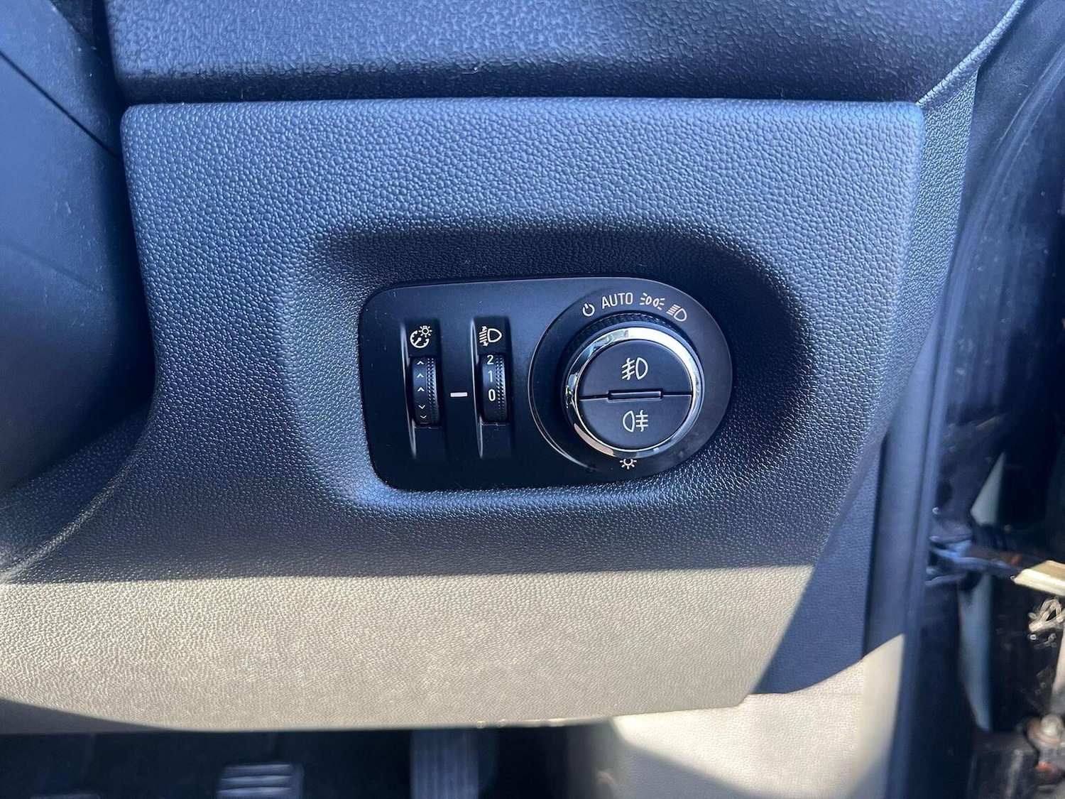 Used Vauxhall Corsa 2014 for sale - 77011781: Photo 24