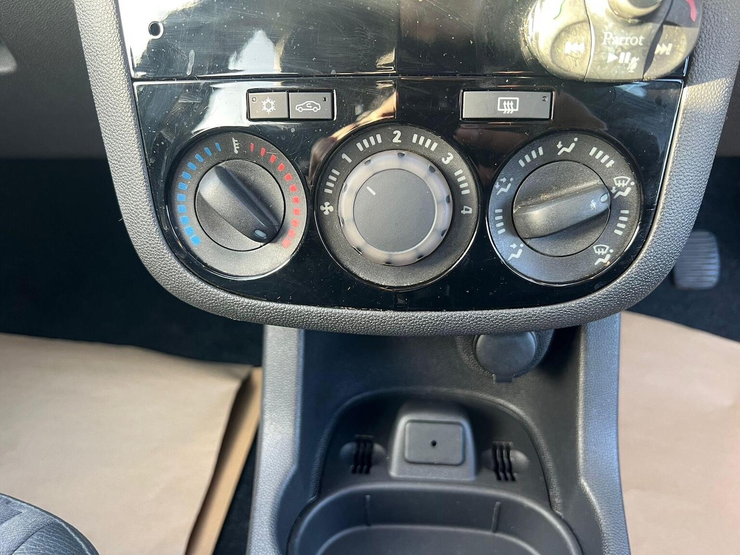 Used Vauxhall Corsa 2014 for sale - 77011781: Photo 29