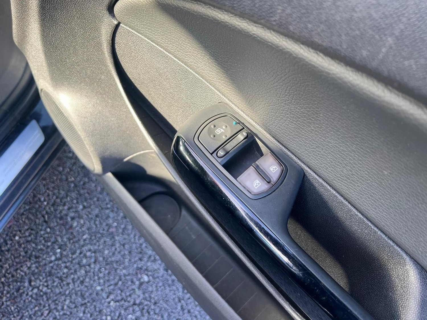 Used Vauxhall Corsa 2014 for sale - 77011781: Photo 32