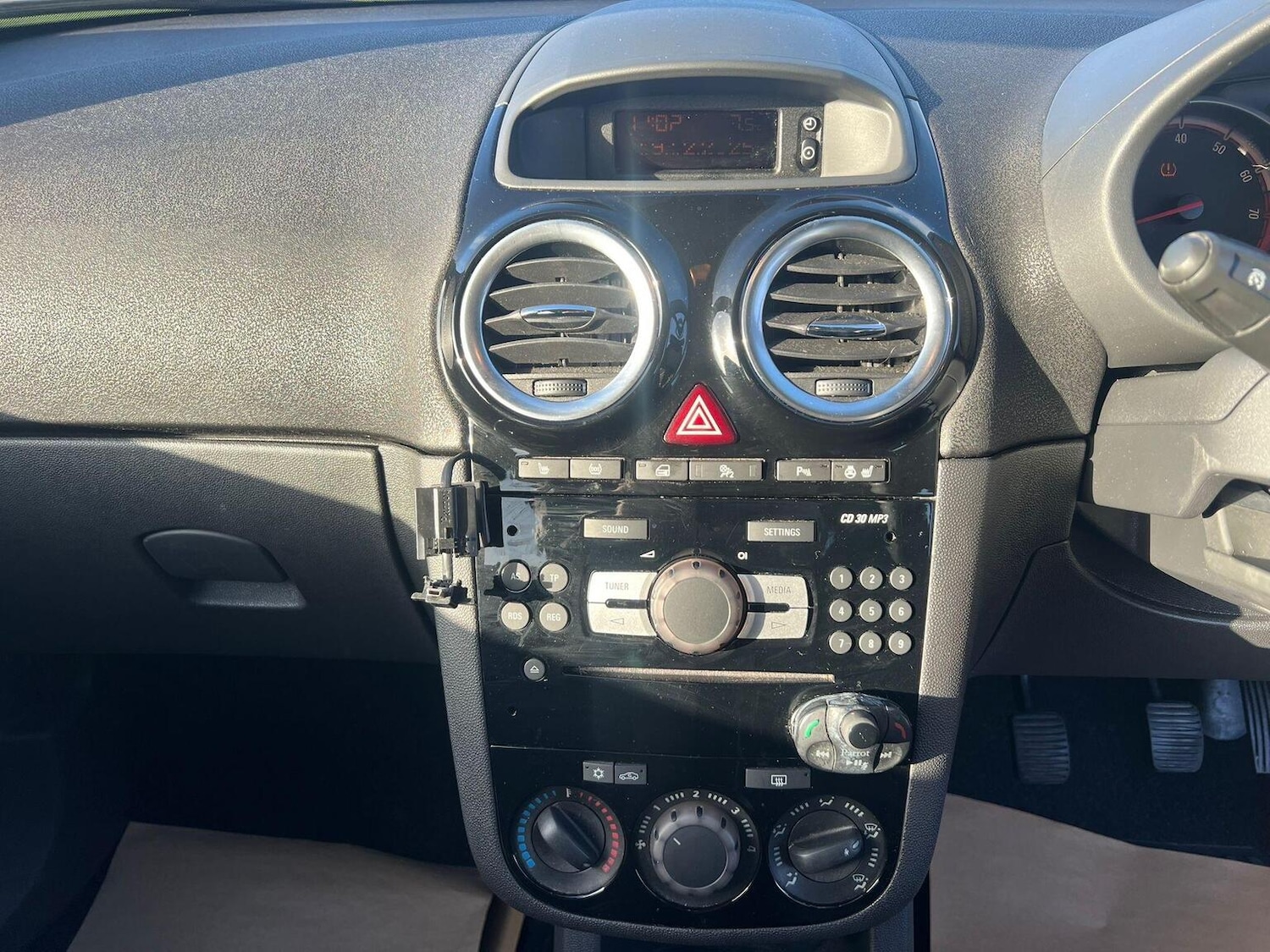 Used Vauxhall Corsa 2014 for sale - 77011781: Photo 33