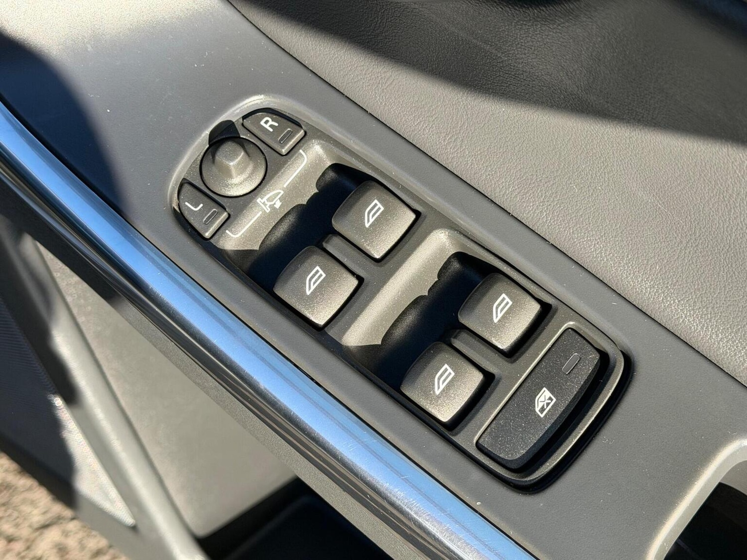 Used Volvo XC60 2014 for sale - 77385238: Photo 28