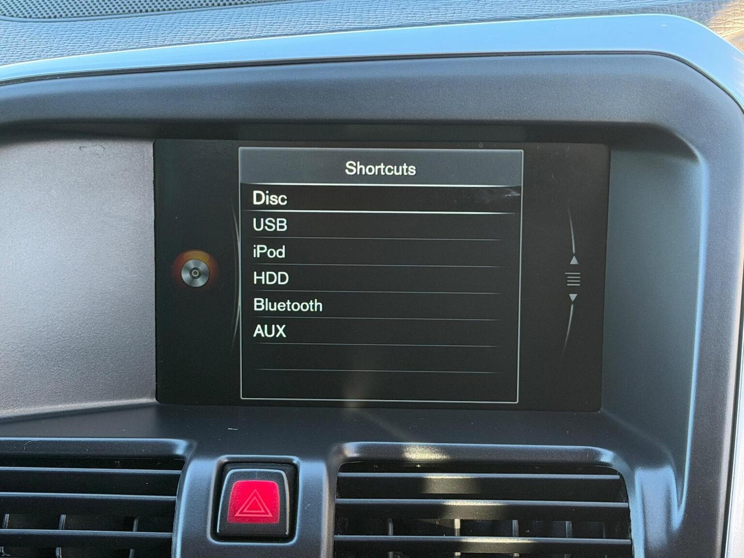 Used Volvo XC60 2014 for sale - 77385238: Photo 32