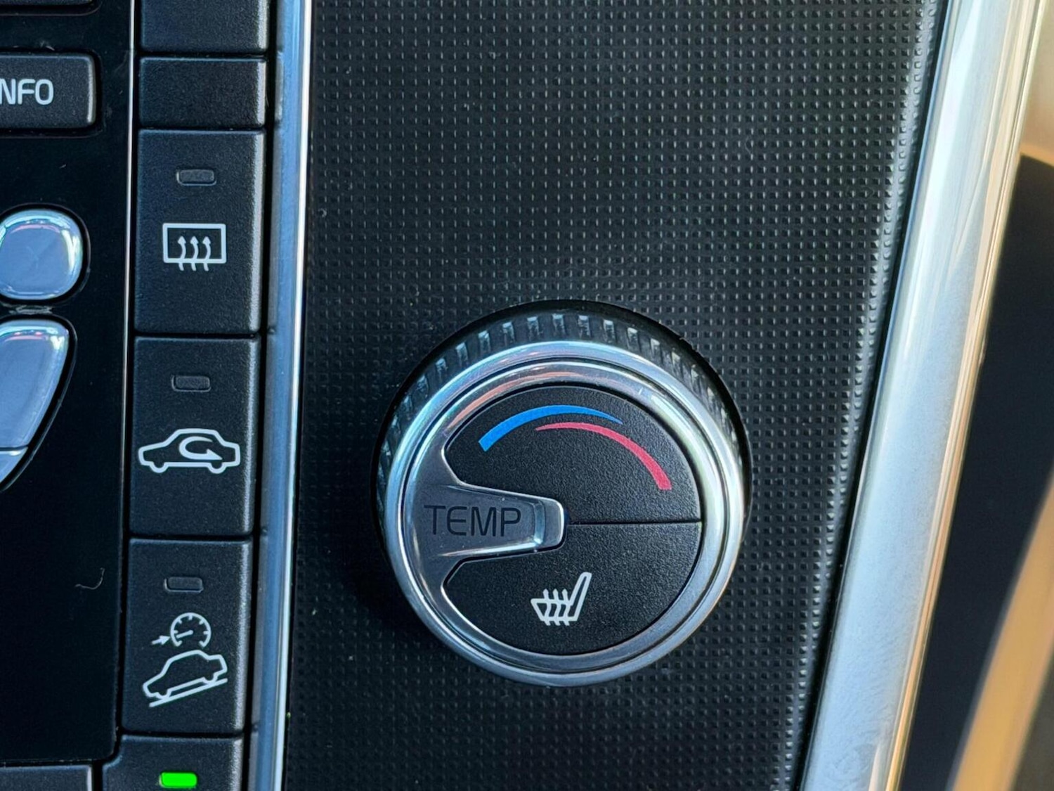 Used Volvo XC60 2014 for sale - 77385238: Photo 33