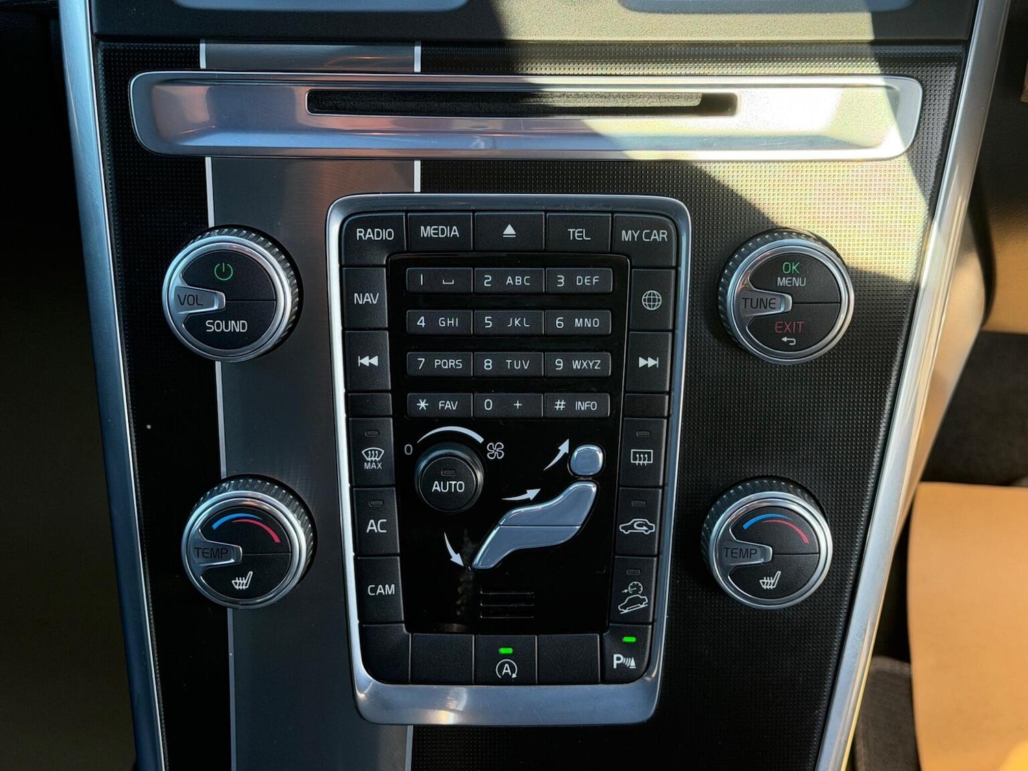 Used Volvo XC60 2014 for sale - 77385238: Photo 35