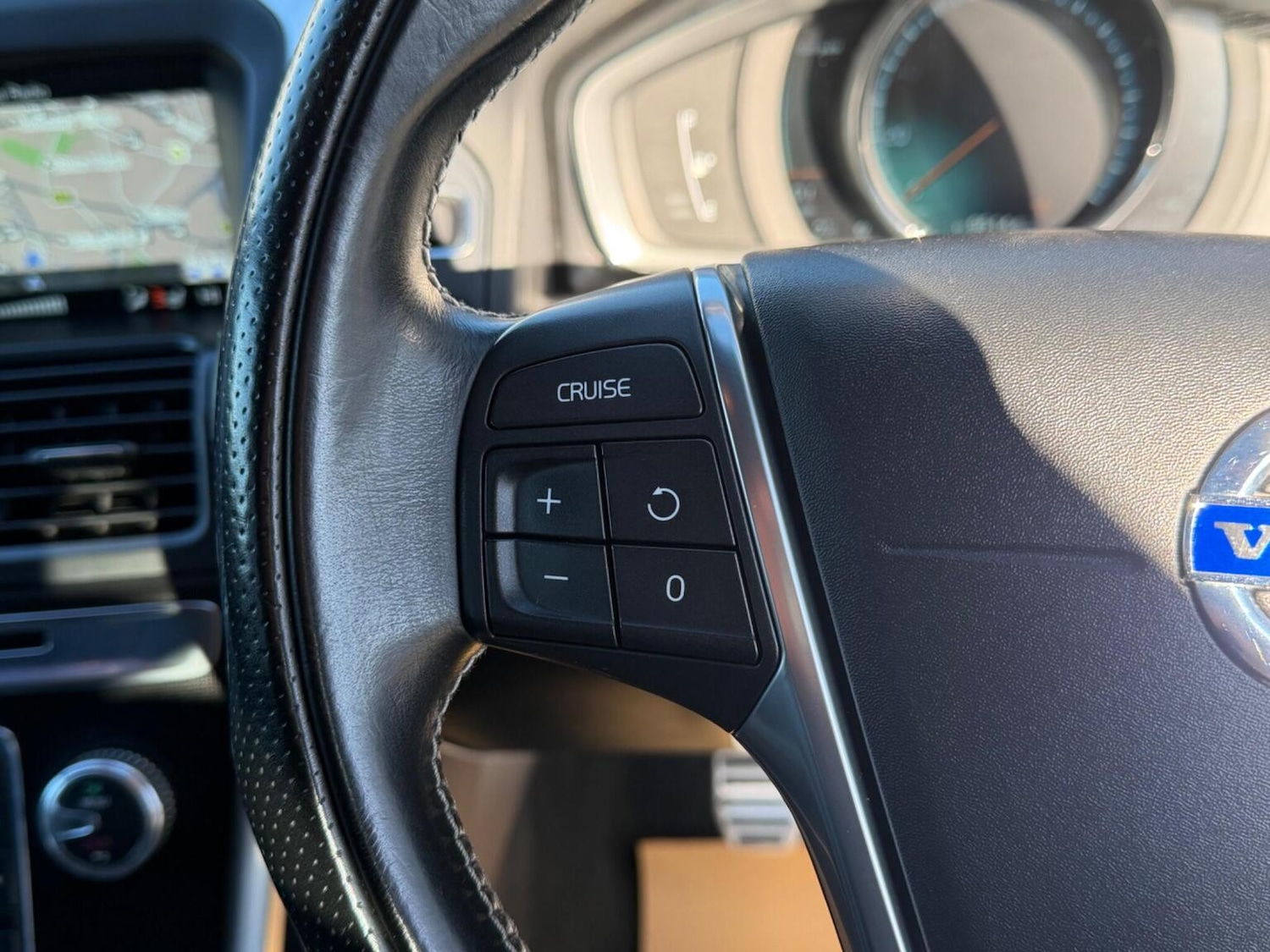 Used Volvo XC60 2014 for sale - 77385238: Photo 38