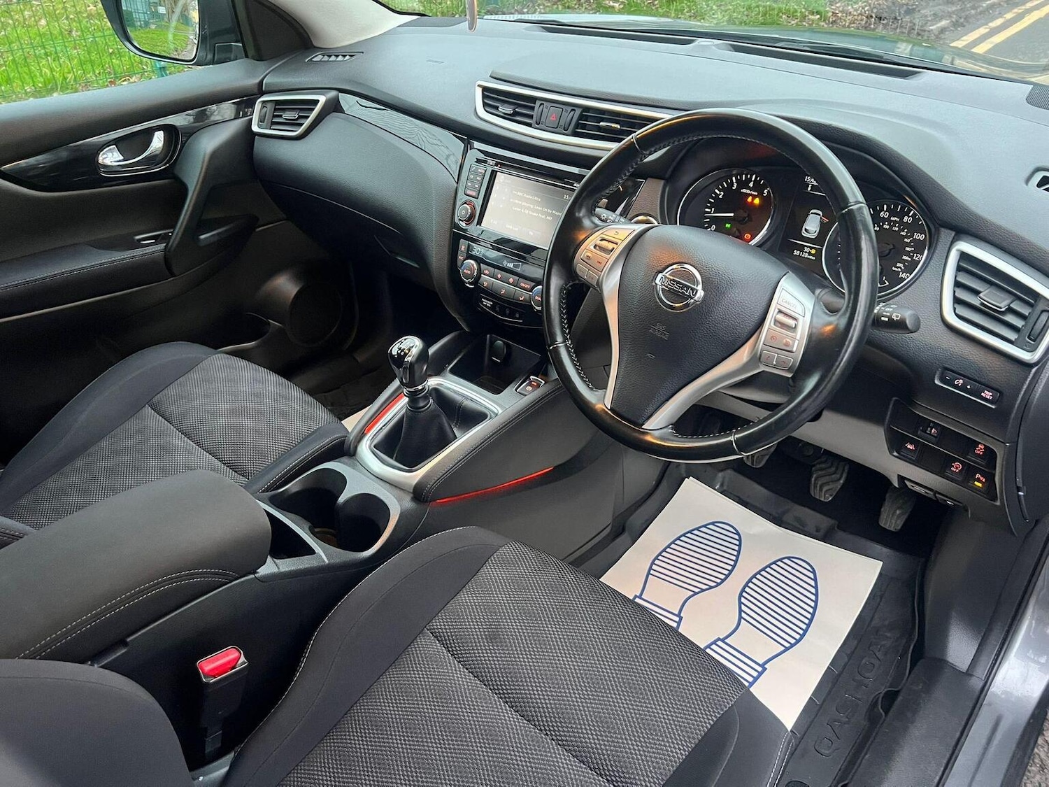 Used Nissan Qashqai 2015 for sale - 77038911: Photo 2