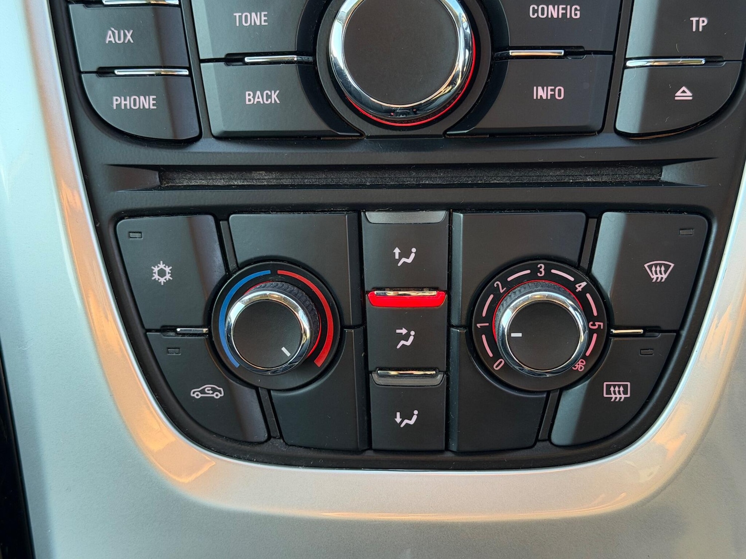 Used Vauxhall Astra 2012 for sale - 76689481: Photo 26