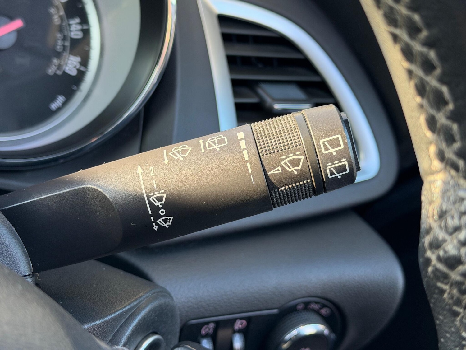 Used Vauxhall Astra 2012 for sale - 76689481: Photo 29