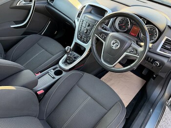 Used Vauxhall Astra 2012 for sale - 76689481: Photo