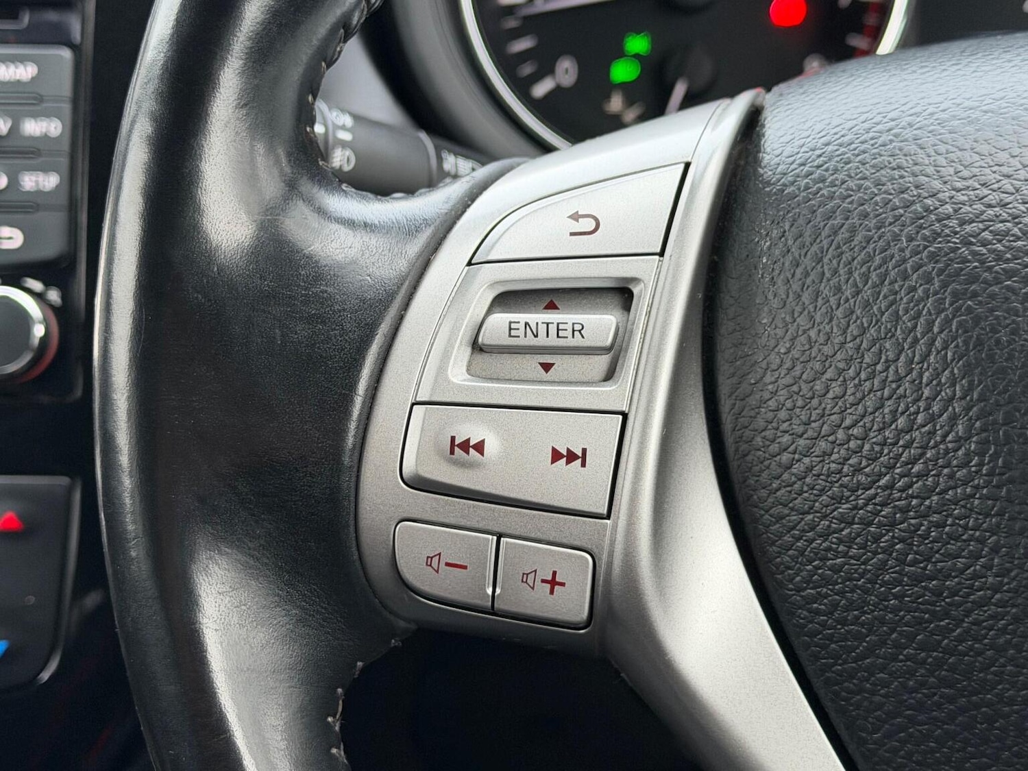 Used Nissan Pulsar 2015 for sale - 77027932: Photo 27