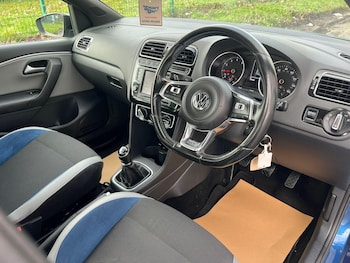 Used Volkswagen Polo 2015 for sale - 77357385: Photo