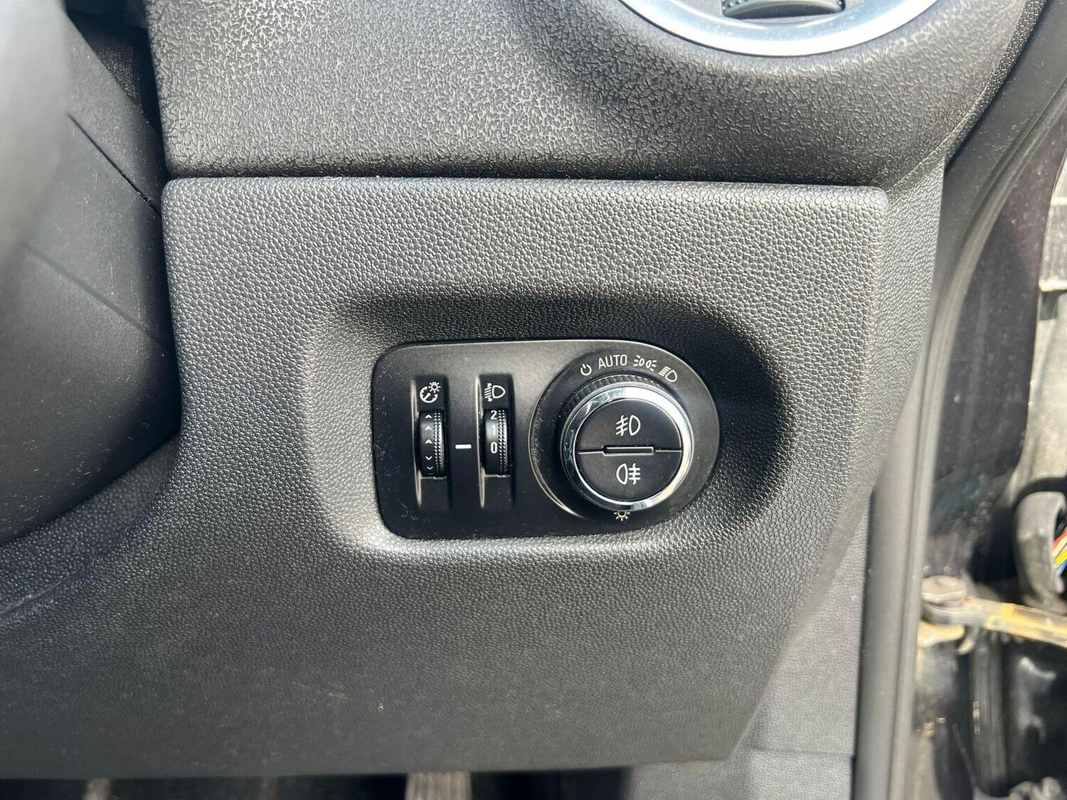 Used Vauxhall Corsa 2013 for sale - 77921257: Photo 23