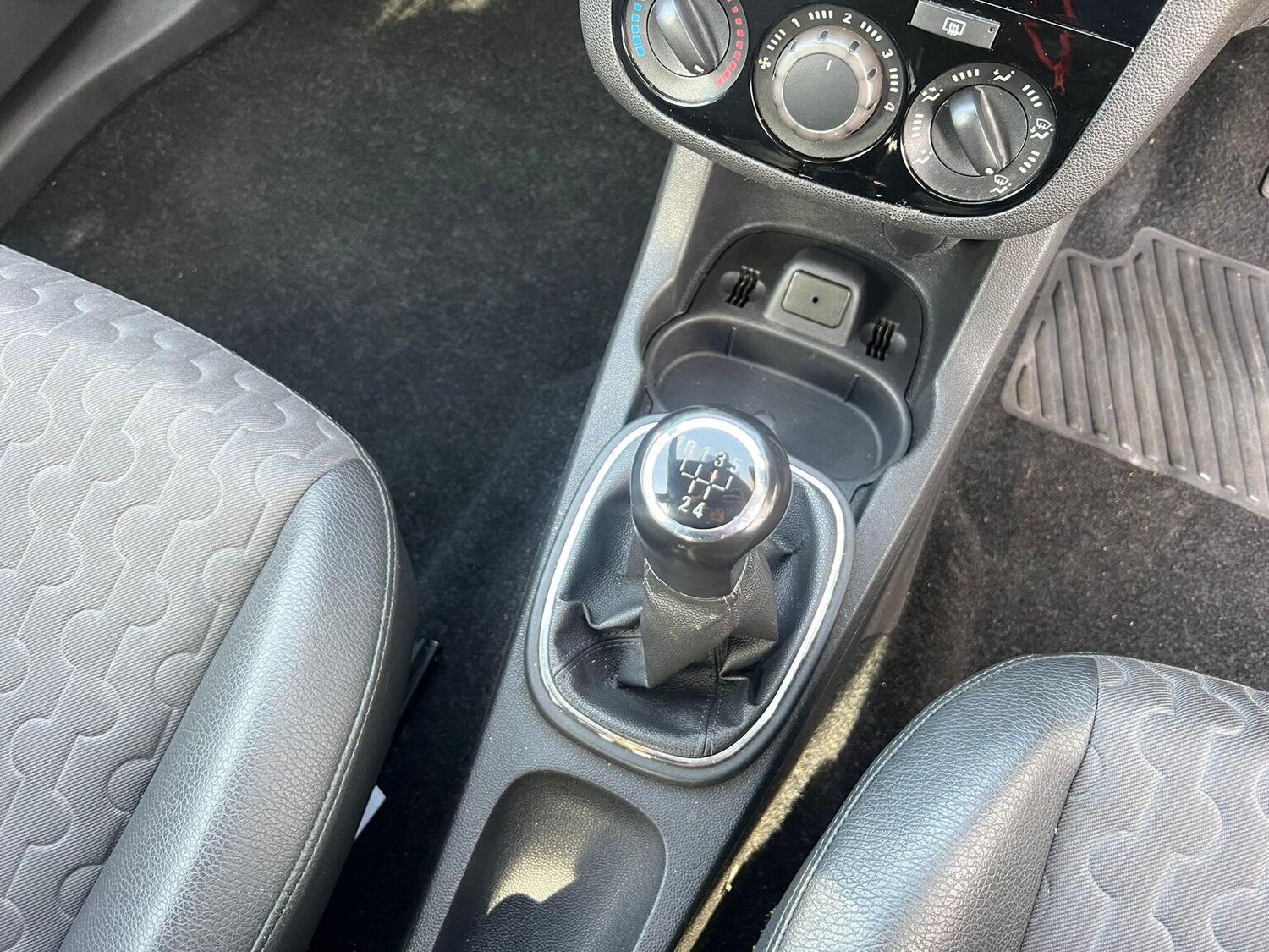 Used Vauxhall Corsa 2013 for sale - 77921257: Photo 28