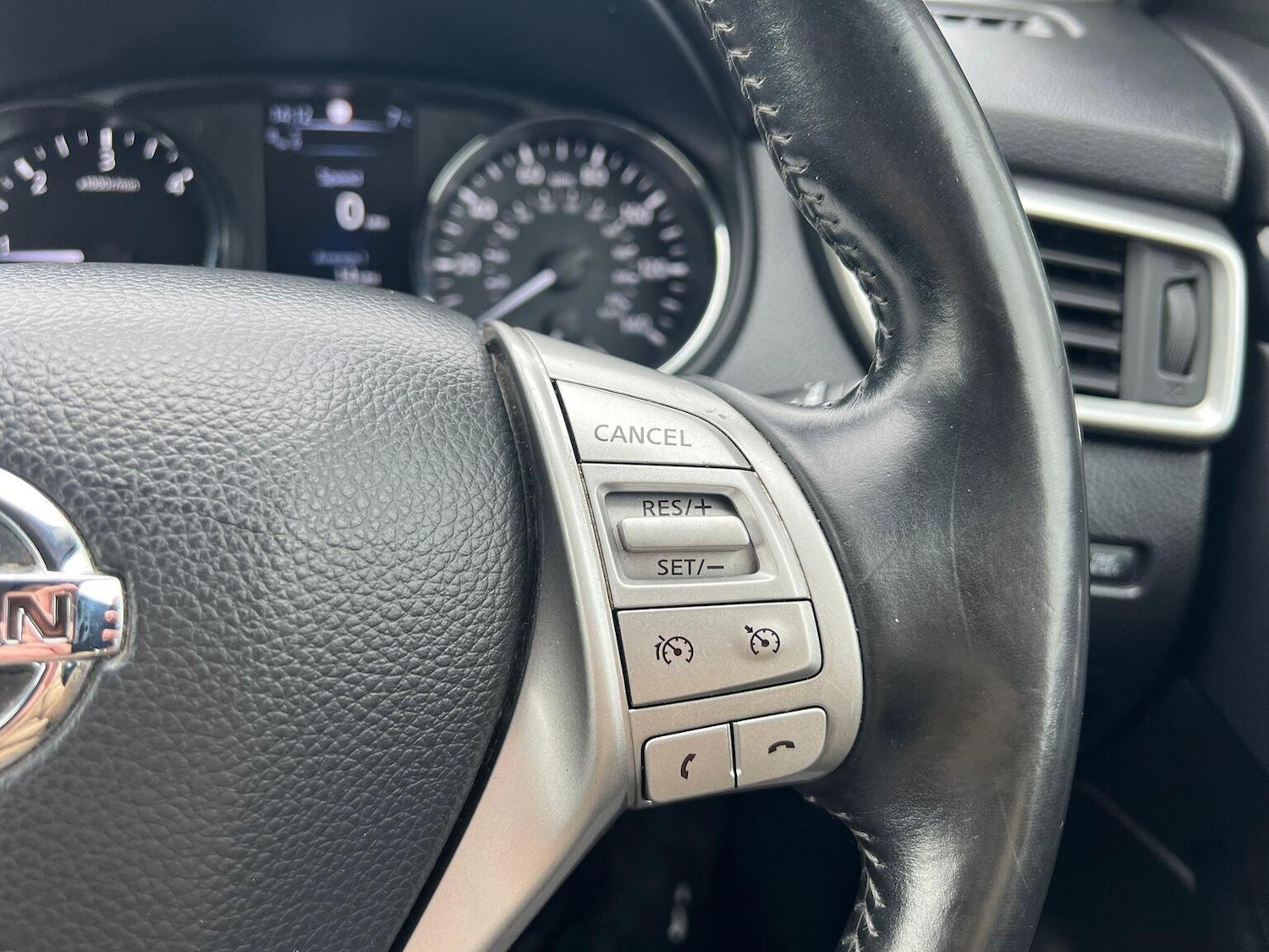 Used Nissan Qashqai 2015 for sale - 77796881: Photo 30