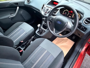 Used Ford Fiesta 2010 for sale - 77350134: Photo