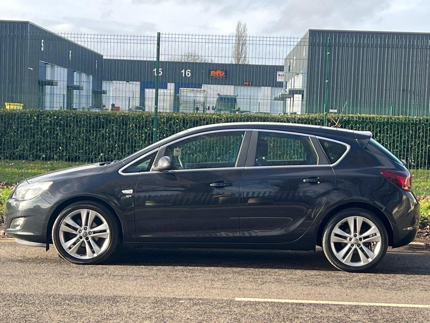 Used Vauxhall Astra 2011 for sale - 77318335: Photo 11