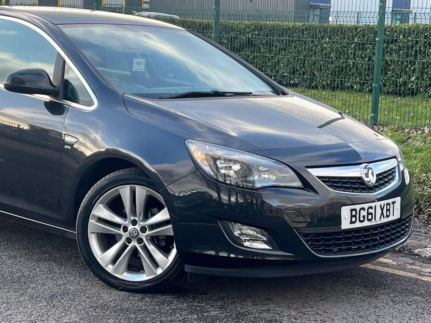 Used Vauxhall Astra 2011 for sale - 77318335: Photo 3
