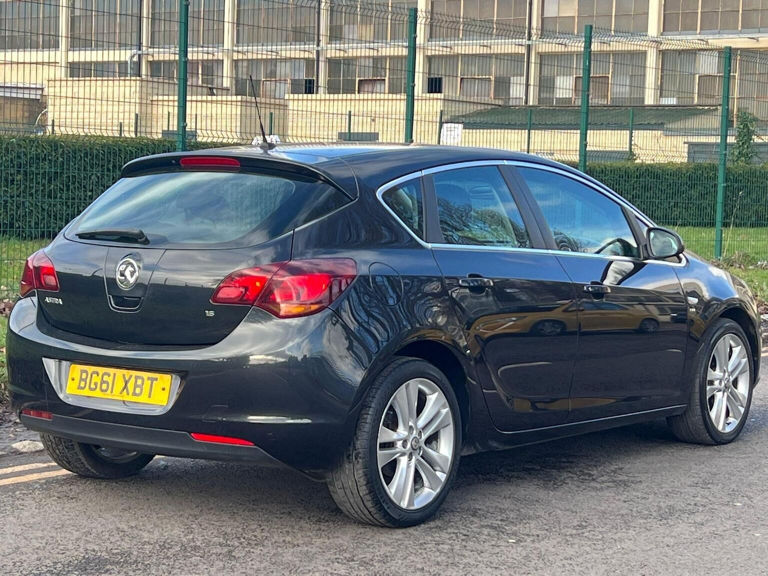 Used Vauxhall Astra 2011 for sale - 77318335: Photo 4