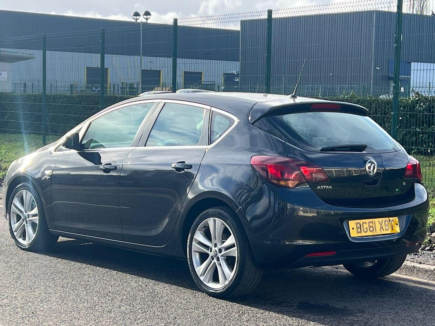 Used Vauxhall Astra 2011 for sale - 77318335: Photo 5