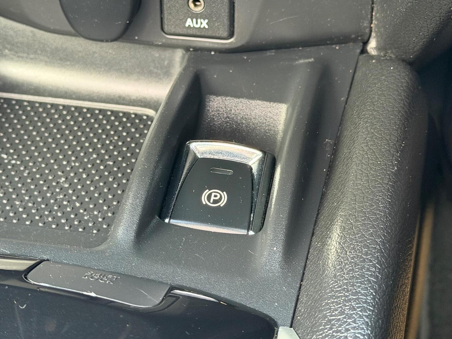 Used Nissan X-Trail 2016 for sale - 77003406: Photo 32