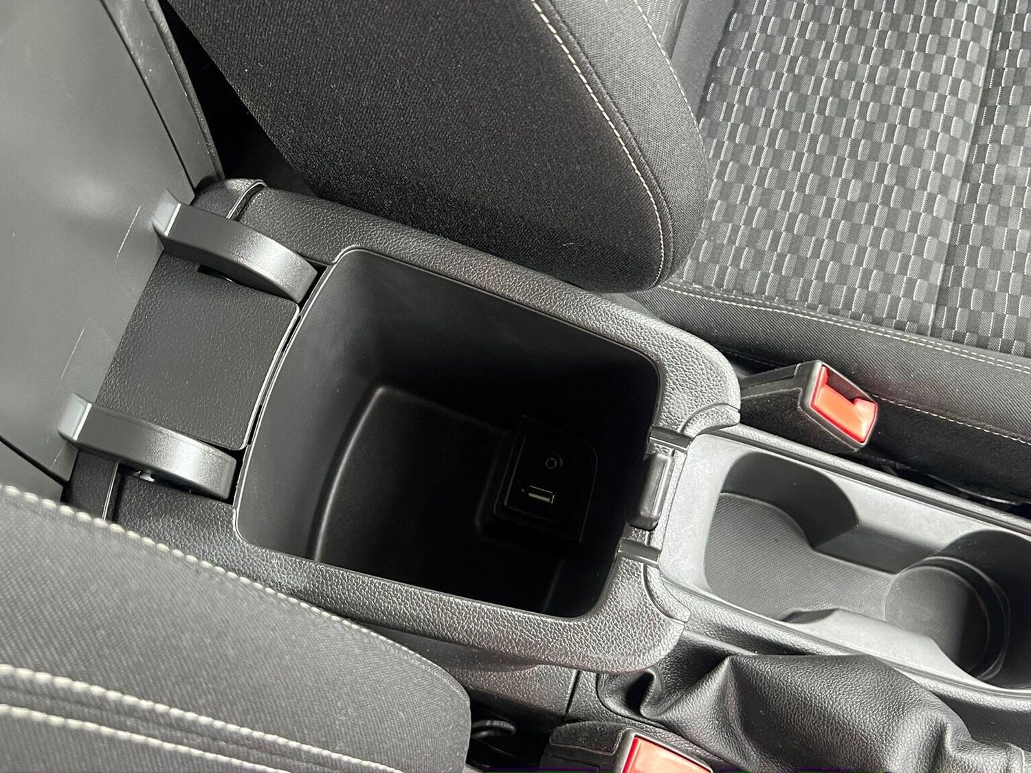 Used Vauxhall Astra 2016 for sale - 77590066: Photo 38