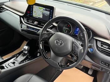 Used Toyota C-HR 2018 for sale - 79687293: Photo